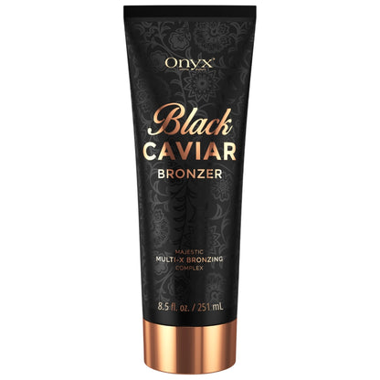 Freigestelltes Produktfoto der Onyx Black Caviar Bräunungslotion 251ml mit schwarzem Musterdesign und kupferfarbener Kappe