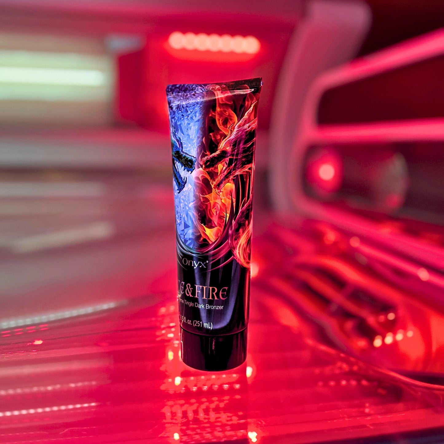 Ice & Fire Lotion platziert im rot beleuchteten Solarium